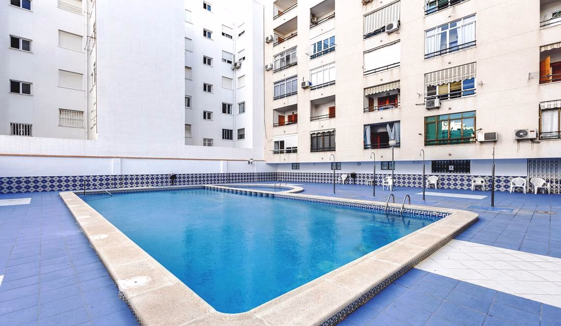 Ref: WS5444 — TORREVIEJA (El Cura Beach) – 1 Bedroom Apartment on 3rd Floor with comm. Pool and Lift Access, 500m to the Beach. | White Villas in Spain Ref: WS5444 -- TORREVIEJA (El Cura Beach) - 1 Bedroom Apartment on 3rd Floor with comm. Pool and Lift Access, 500m to the Beach. - Image 12
