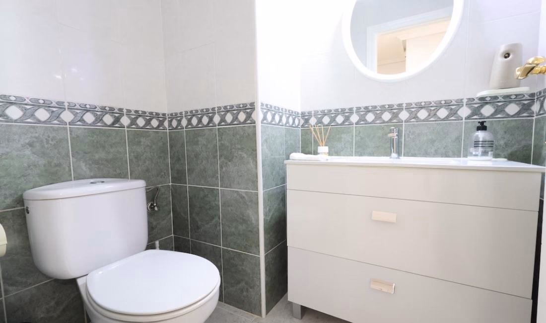 Ref: WIH3063 — LAS FILIPINAS (Orihuela Costa) – 2 Bedrooms Top Floor Apartment with Lift, comm. Pool and Sea views Terrace. | White Villas in Spain WhiteVillasInSpain11 4