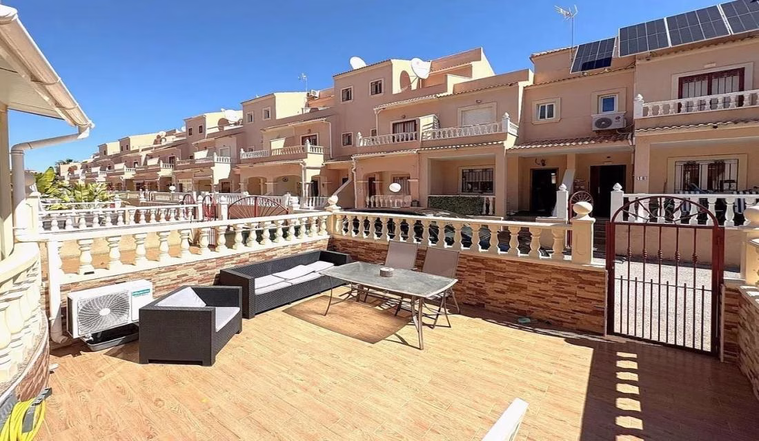 Ref: WTi3121 — PLAYA FLAMENCA – 3 Bedrooms TownHouse with comm. Pool, Glazed-in Terrace and Parking. | White Villas in Spain Ref: WTi3121 -- PLAYA FLAMENCA - 3 Bedrooms TownHouse with comm. Pool, Glazed-in Terrace and Parking. - Image 13