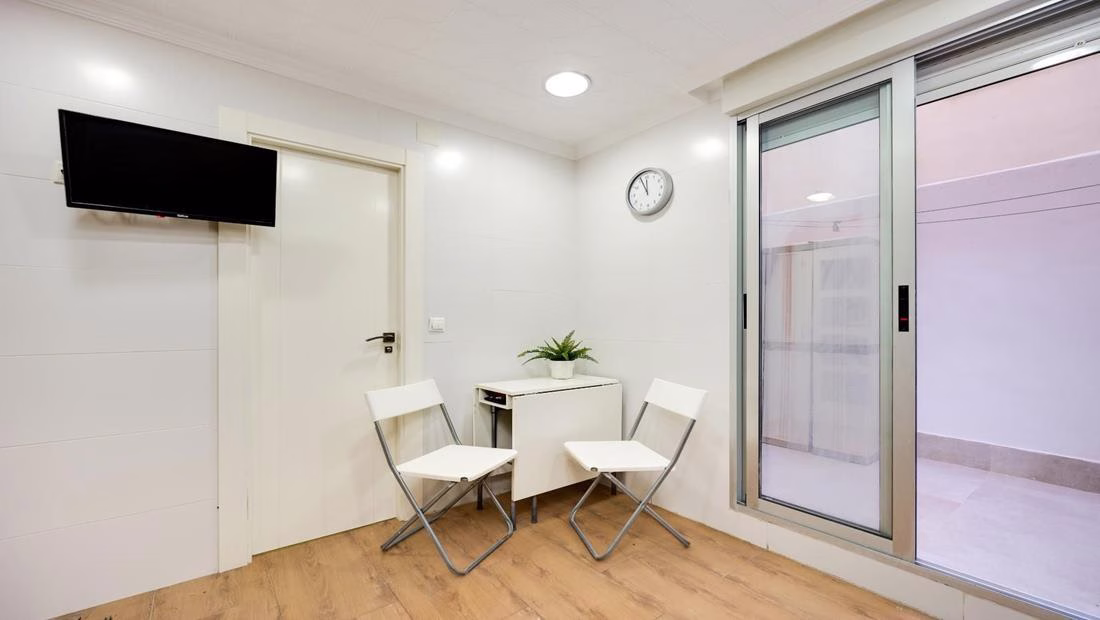 Ref: WM20637 — TORREVIEJA (Acequion BeachFront) – 2 Bedrooms Renovated Ground-Floor Beach Apartment with Sea views Terrace. | White Villas in Spain WhiteVillasInSpain13 12