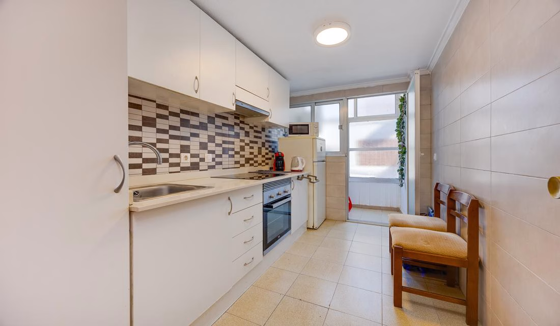 Ref: WS5443 — TORREVIEJA (Acequion Beach) – 2 Bedrooms Apartment on 4th Floor with Lift Access and Sea Views, 50m to the Beach | White Villas in Spain Ref: WS5443 -- TORREVIEJA (Acequion Beach) - 2 Bedrooms Apartment on 4th Floor with Lift Access and Sea Views, 50m to the Beach - Image 14