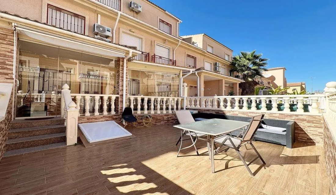Ref: WTi3121 — PLAYA FLAMENCA – 3 Bedrooms TownHouse with comm. Pool, Glazed-in Terrace and Parking. | White Villas in Spain Ref: WTi3121 -- PLAYA FLAMENCA - 3 Bedrooms TownHouse with comm. Pool, Glazed-in Terrace and Parking. - Image 14