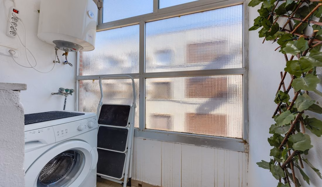 Ref: WS5443 — TORREVIEJA (Acequion Beach) – 2 Bedrooms Apartment on 4th Floor with Lift Access and Sea Views, 50m to the Beach | White Villas in Spain Ref: WS5443 -- TORREVIEJA (Acequion Beach) - 2 Bedrooms Apartment on 4th Floor with Lift Access and Sea Views, 50m to the Beach - Image 15