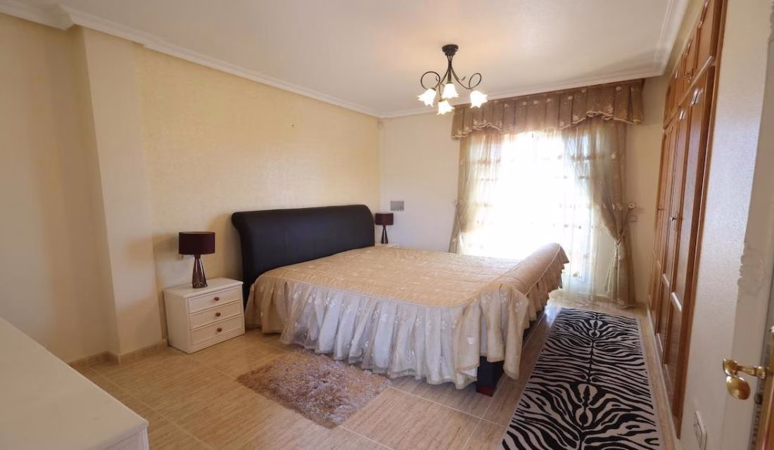 Ref: WIH3073 — LAS FILIPINAS (Orihuela Costa) – 3 Bedrooms Villa with Pool, Off-road Parking and Solarium. | White Villas in Spain Ref: WIH3073 -- LAS FILIPINAS (Orihuela Costa) - 3 Bedrooms Villa with Pool, Off-road Parking and Solarium. - Image 15