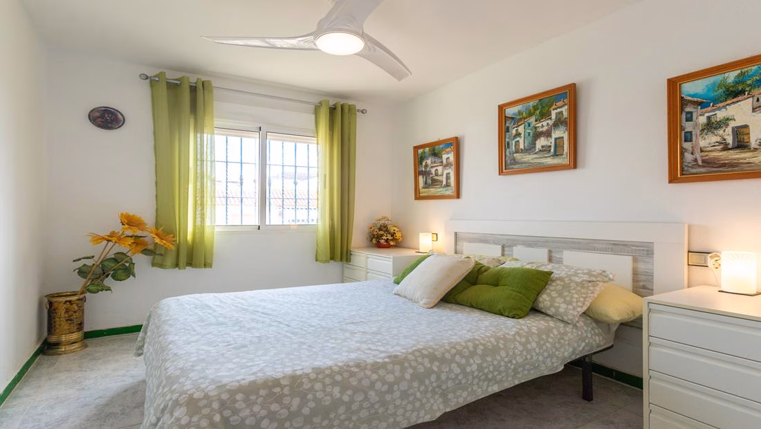 Ref: WL1156 — LA FLORIDA (Orihuela Costa) – 3 Bedrooms Top-Floor Apartment with comm. Pool, Terrace and Solarium. | White Villas in Spain WhiteVillasInSpain15 12
