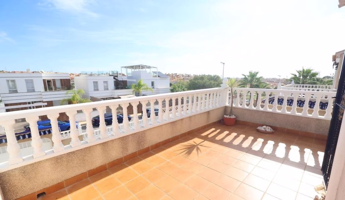 Ref: WIH3073 — LAS FILIPINAS (Orihuela Costa) – 3 Bedrooms Villa with Pool, Off-road Parking and Solarium. | White Villas in Spain Ref: WIH3073 -- LAS FILIPINAS (Orihuela Costa) - 3 Bedrooms Villa with Pool, Off-road Parking and Solarium. - Image 16