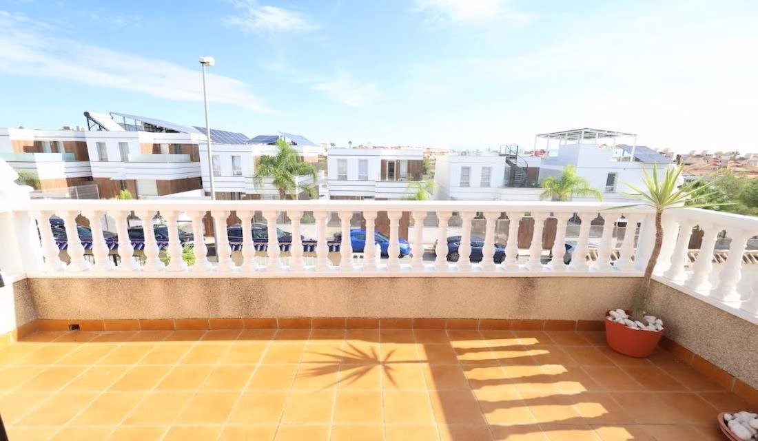 Ref: WIH3073 — LAS FILIPINAS (Orihuela Costa) – 3 Bedrooms Villa with Pool, Off-road Parking and Solarium. | White Villas in Spain Ref: WIH3073 -- LAS FILIPINAS (Orihuela Costa) - 3 Bedrooms Villa with Pool, Off-road Parking and Solarium. - Image 17