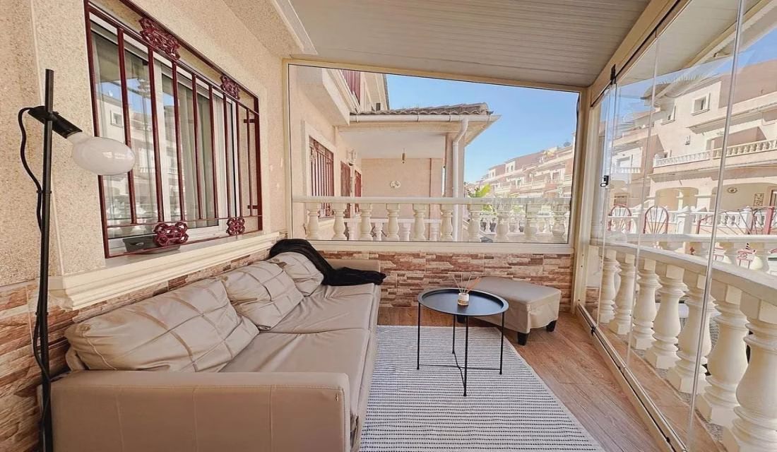 Ref: WTi3121 — PLAYA FLAMENCA – 3 Bedrooms TownHouse with comm. Pool, Glazed-in Terrace and Parking. | White Villas in Spain Ref: WTi3121 -- PLAYA FLAMENCA - 3 Bedrooms TownHouse with comm. Pool, Glazed-in Terrace and Parking. - Image 17