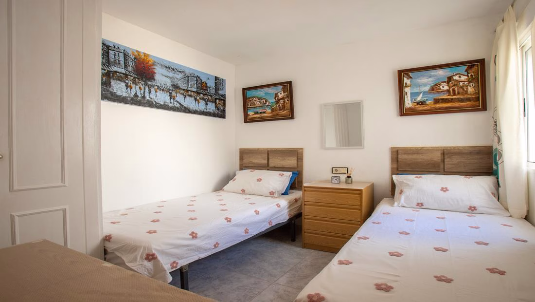 Ref: WL1156 — LA FLORIDA (Orihuela Costa) – 3 Bedrooms Top-Floor Apartment with comm. Pool, Terrace and Solarium. | White Villas in Spain WhiteVillasInSpain17 11