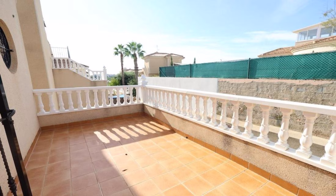 Ref: WIH3073 — LAS FILIPINAS (Orihuela Costa) – 3 Bedrooms Villa with Pool, Off-road Parking and Solarium. | White Villas in Spain Ref: WIH3073 -- LAS FILIPINAS (Orihuela Costa) - 3 Bedrooms Villa with Pool, Off-road Parking and Solarium. - Image 18