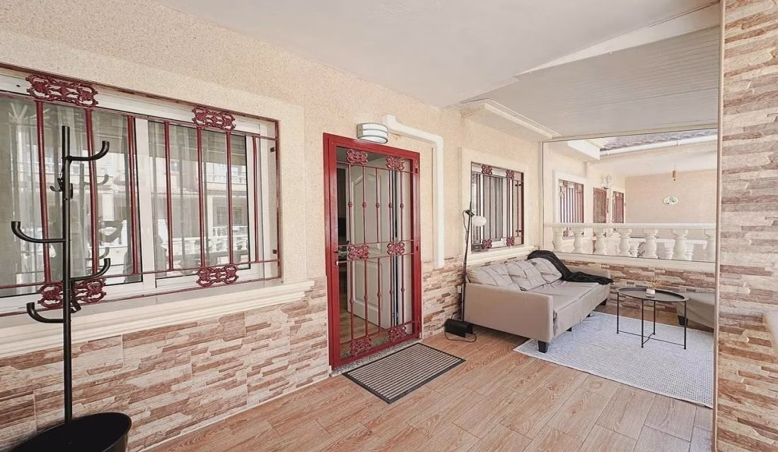 Ref: WTi3121 — PLAYA FLAMENCA – 3 Bedrooms TownHouse with comm. Pool, Glazed-in Terrace and Parking. | White Villas in Spain Ref: WTi3121 -- PLAYA FLAMENCA - 3 Bedrooms TownHouse with comm. Pool, Glazed-in Terrace and Parking. - Image 18