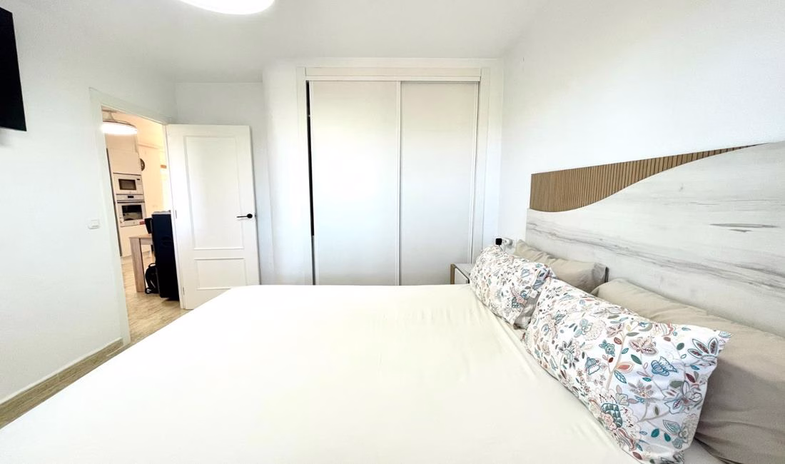 Ref: WSL1615 — LA SIESTA (Torrevieja) – 3 Bedrooms Apartment on 3rd Floor with comm. Pool, Terrace and Off-Road Parking | White Villas in Spain WhiteVillasInSpain17 5