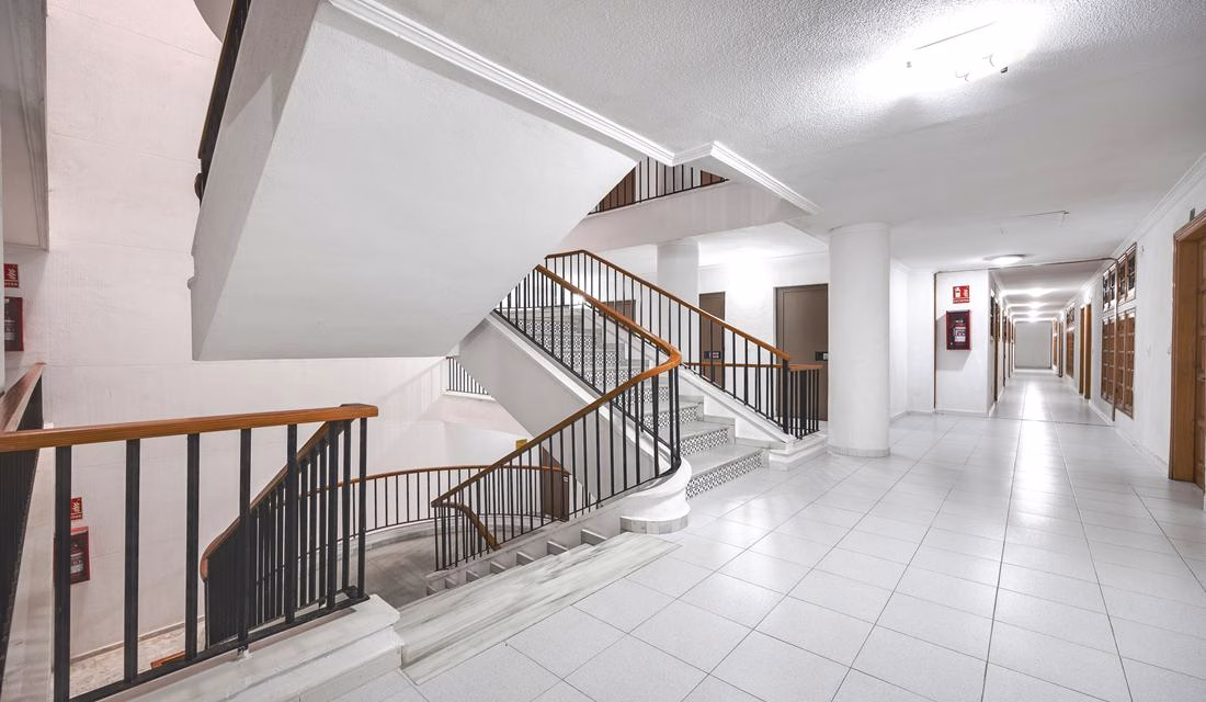 Ref: WS5444 — TORREVIEJA (El Cura Beach) – 1 Bedroom Apartment on 3rd Floor with comm. Pool and Lift Access, 500m to the Beach. | White Villas in Spain Ref: WS5444 -- TORREVIEJA (El Cura Beach) - 1 Bedroom Apartment on 3rd Floor with comm. Pool and Lift Access, 500m to the Beach. - Image 19