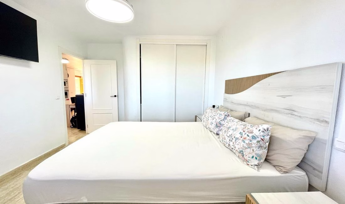 Ref: WSL1615 — LA SIESTA (Torrevieja) – 3 Bedrooms Apartment on 3rd Floor with comm. Pool, Terrace and Off-Road Parking | White Villas in Spain WhiteVillasInSpain18 4