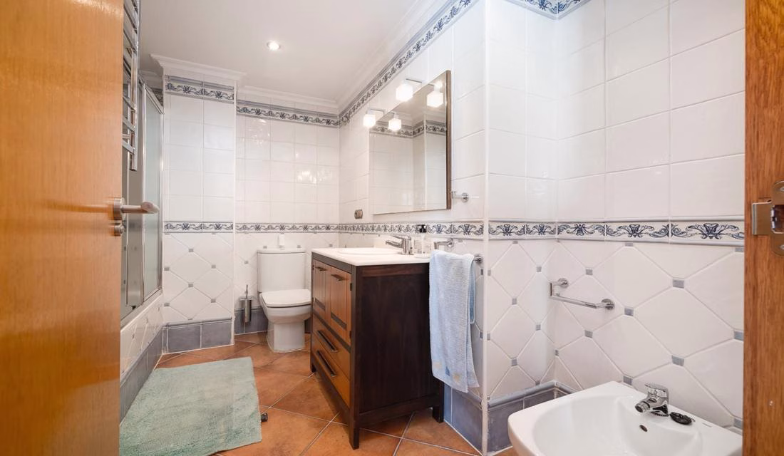 Ref: WM20919 — TORREVIEJA – 3 Bedrooms Town-centre Penthouse with Lift Access, Parking space and Storage. | White Villas in Spain Ref: WM20919 -- TORREVIEJA - 3 Bedrooms Town-centre Penthouse with Lift Access, Parking space and Storage. - Image 20