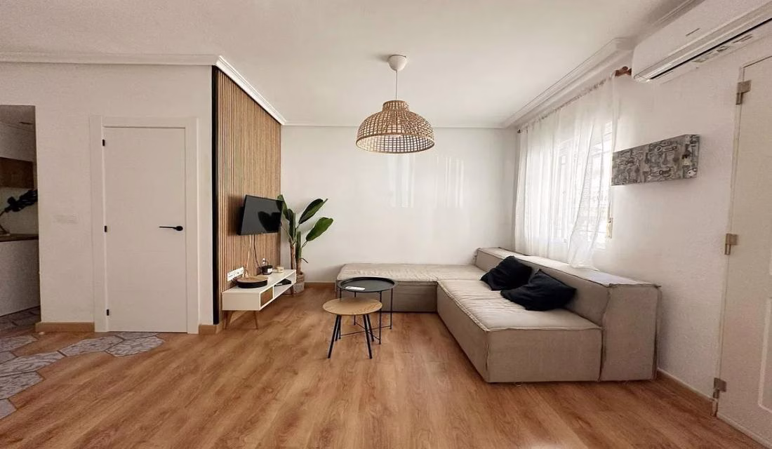 Ref: WTi3121 — PLAYA FLAMENCA – 3 Bedrooms TownHouse with comm. Pool, Glazed-in Terrace and Parking. | White Villas in Spain Ref: WTi3121 -- PLAYA FLAMENCA - 3 Bedrooms TownHouse with comm. Pool, Glazed-in Terrace and Parking. - Image 21