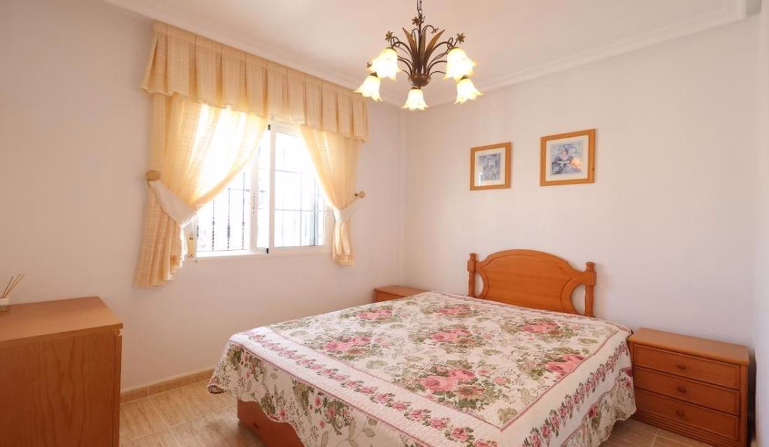 Ref: WIH3073 — LAS FILIPINAS (Orihuela Costa) – 3 Bedrooms Villa with Pool, Off-road Parking and Solarium. | White Villas in Spain Ref: WIH3073 -- LAS FILIPINAS (Orihuela Costa) - 3 Bedrooms Villa with Pool, Off-road Parking and Solarium. - Image 22