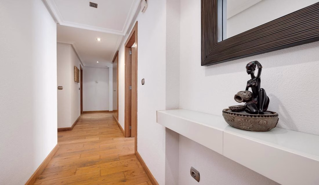 Ref: WM20919 — TORREVIEJA – 3 Bedrooms Town-centre Penthouse with Lift Access, Parking space and Storage. | White Villas in Spain Ref: WM20919 -- TORREVIEJA - 3 Bedrooms Town-centre Penthouse with Lift Access, Parking space and Storage. - Image 22