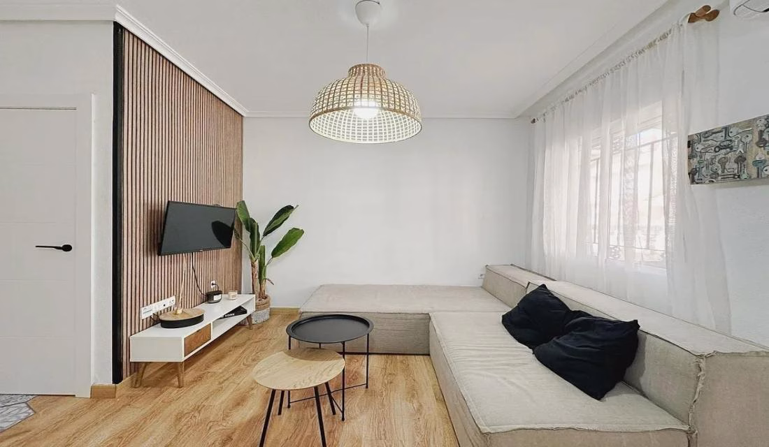 Ref: WTi3121 — PLAYA FLAMENCA – 3 Bedrooms TownHouse with comm. Pool, Glazed-in Terrace and Parking. | White Villas in Spain Ref: WTi3121 -- PLAYA FLAMENCA - 3 Bedrooms TownHouse with comm. Pool, Glazed-in Terrace and Parking. - Image 22