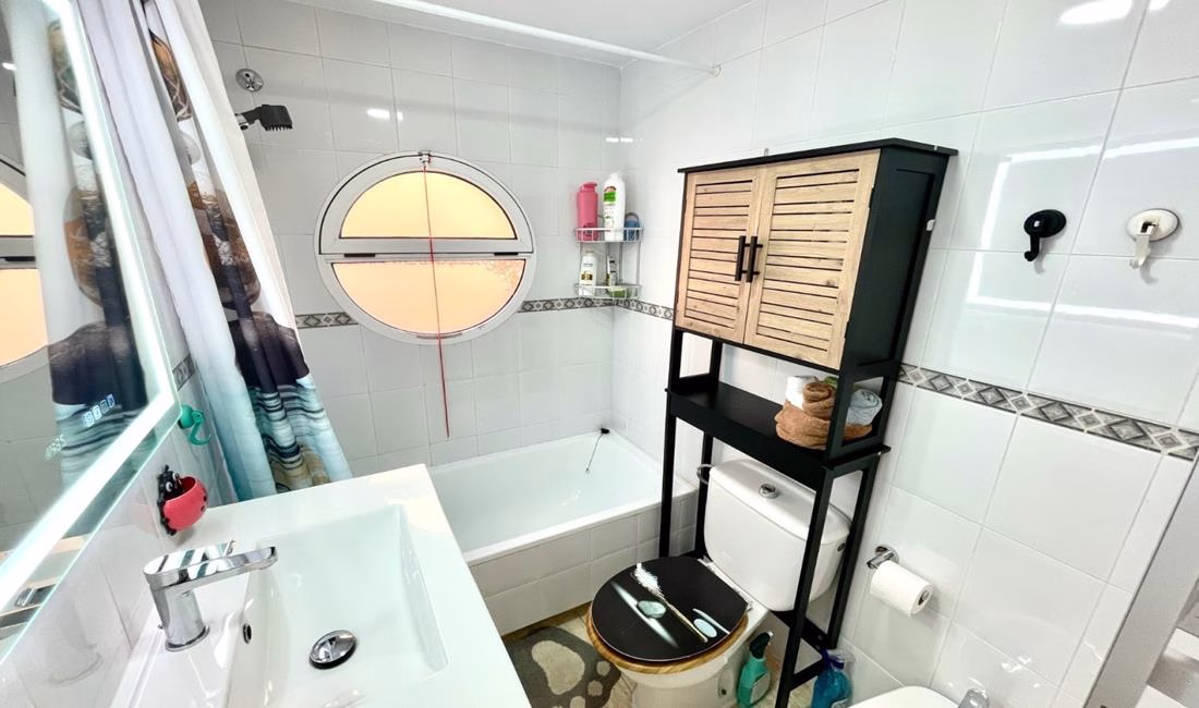 Ref: WSL1615 — LA SIESTA (Torrevieja) – 3 Bedrooms Apartment on 3rd Floor with comm. Pool, Terrace and Off-Road Parking | White Villas in Spain WhiteVillasInSpain21 4