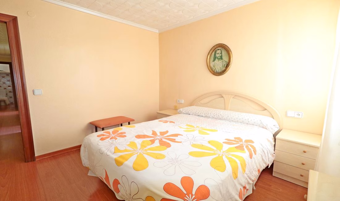 Ref: WPR1921 — TORREVIEJA (Harbour side) – 3 Bedrooms Apartment on 4th Floor with Lift Access and Terrace, 150m from the Harbour | White Villas in Spain WhiteVillasInSpain21 6