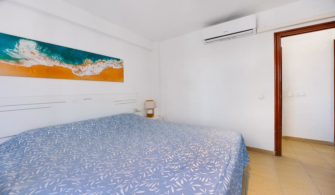 Ref: WS5443 — TORREVIEJA (Acequion Beach) – 2 Bedrooms Apartment on 4th Floor with Lift Access and Sea Views, 50m to the Beach | White Villas in Spain Ref: WS5443 -- TORREVIEJA (Acequion Beach) - 2 Bedrooms Apartment on 4th Floor with Lift Access and Sea Views, 50m to the Beach - Image 23
