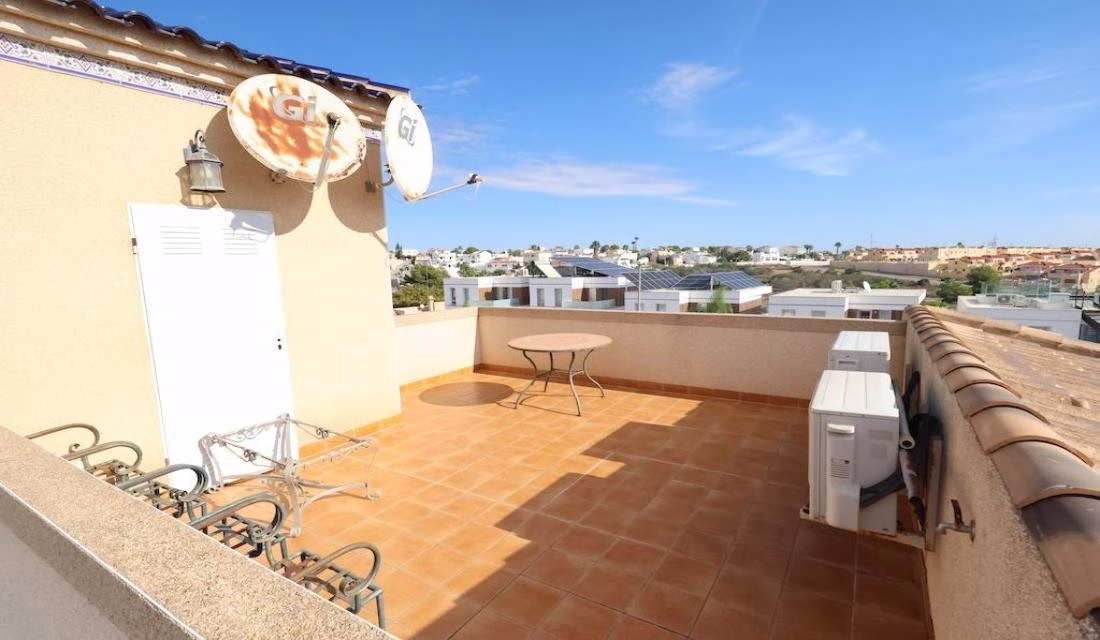 Ref: WIH3073 — LAS FILIPINAS (Orihuela Costa) – 3 Bedrooms Villa with Pool, Off-road Parking and Solarium. | White Villas in Spain Ref: WIH3073 -- LAS FILIPINAS (Orihuela Costa) - 3 Bedrooms Villa with Pool, Off-road Parking and Solarium. - Image 23