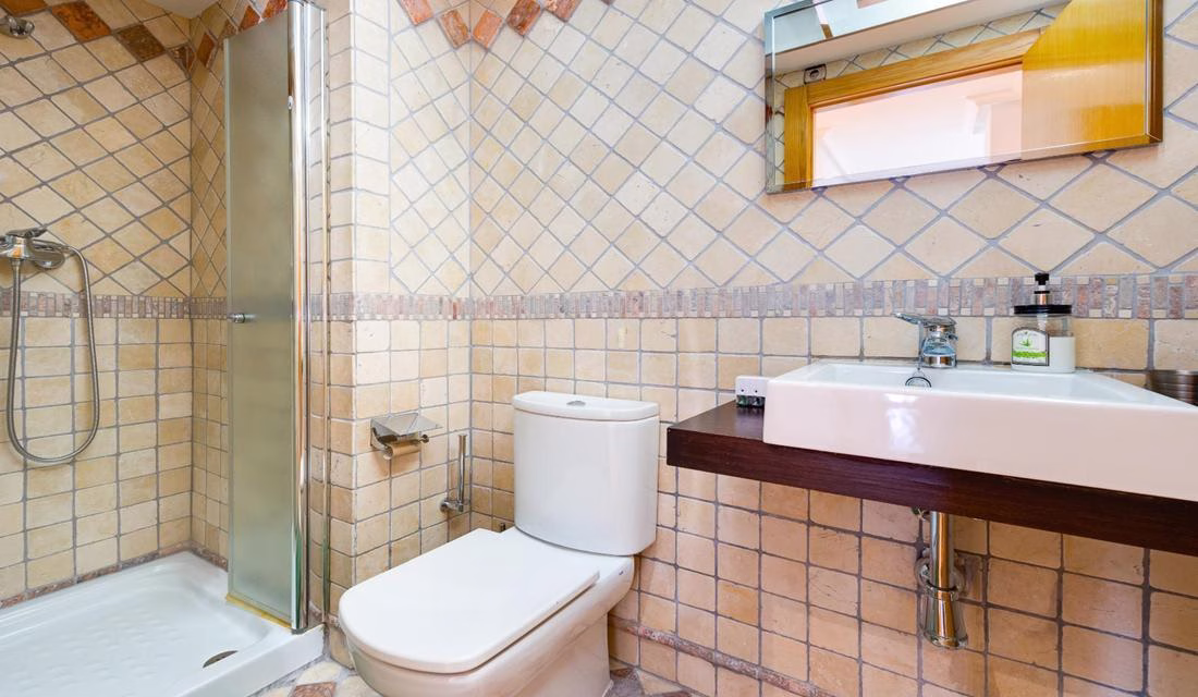 Ref: WM20919 — TORREVIEJA – 3 Bedrooms Town-centre Penthouse with Lift Access, Parking space and Storage. | White Villas in Spain Ref: WM20919 -- TORREVIEJA - 3 Bedrooms Town-centre Penthouse with Lift Access, Parking space and Storage. - Image 23