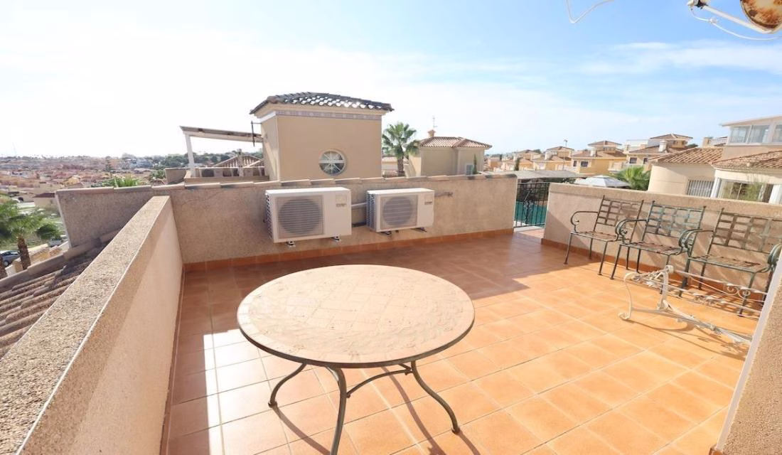 Ref: WIH3073 — LAS FILIPINAS (Orihuela Costa) – 3 Bedrooms Villa with Pool, Off-road Parking and Solarium. | White Villas in Spain Ref: WIH3073 -- LAS FILIPINAS (Orihuela Costa) - 3 Bedrooms Villa with Pool, Off-road Parking and Solarium. - Image 24