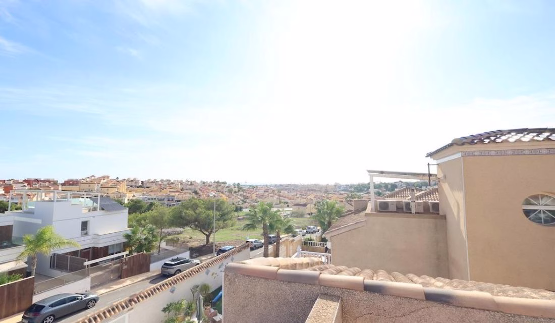 Ref: WIH3073 — LAS FILIPINAS (Orihuela Costa) – 3 Bedrooms Villa with Pool, Off-road Parking and Solarium. | White Villas in Spain Ref: WIH3073 -- LAS FILIPINAS (Orihuela Costa) - 3 Bedrooms Villa with Pool, Off-road Parking and Solarium. - Image 25