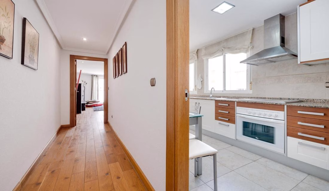 Ref: WM20919 — TORREVIEJA – 3 Bedrooms Town-centre Penthouse with Lift Access, Parking space and Storage. | White Villas in Spain Ref: WM20919 -- TORREVIEJA - 3 Bedrooms Town-centre Penthouse with Lift Access, Parking space and Storage. - Image 26