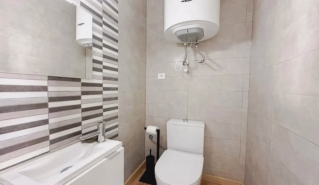 Ref: WTi3121 — PLAYA FLAMENCA – 3 Bedrooms TownHouse with comm. Pool, Glazed-in Terrace and Parking. | White Villas in Spain Ref: WTi3121 -- PLAYA FLAMENCA - 3 Bedrooms TownHouse with comm. Pool, Glazed-in Terrace and Parking. - Image 26
