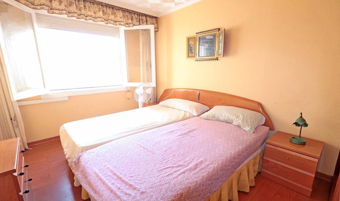 Ref: WPR1921 — TORREVIEJA (Harbour side) – 3 Bedrooms Apartment on 4th Floor with Lift Access and Terrace, 150m from the Harbour | White Villas in Spain WhiteVillasInSpain25 2