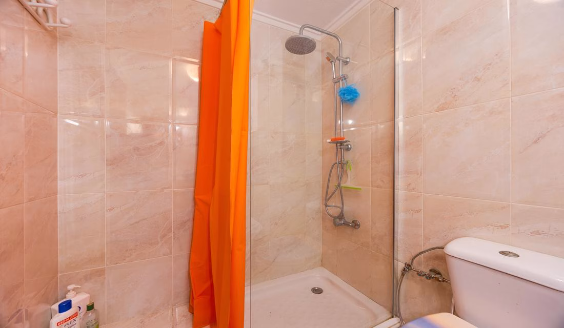 Ref: WS5443 — TORREVIEJA (Acequion Beach) – 2 Bedrooms Apartment on 4th Floor with Lift Access and Sea Views, 50m to the Beach | White Villas in Spain Ref: WS5443 -- TORREVIEJA (Acequion Beach) - 2 Bedrooms Apartment on 4th Floor with Lift Access and Sea Views, 50m to the Beach - Image 27