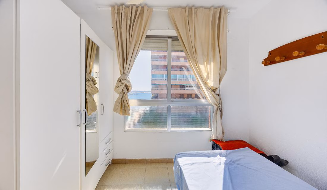 Ref: WS5443 — TORREVIEJA (Acequion Beach) – 2 Bedrooms Apartment on 4th Floor with Lift Access and Sea Views, 50m to the Beach | White Villas in Spain Ref: WS5443 -- TORREVIEJA (Acequion Beach) - 2 Bedrooms Apartment on 4th Floor with Lift Access and Sea Views, 50m to the Beach - Image 30