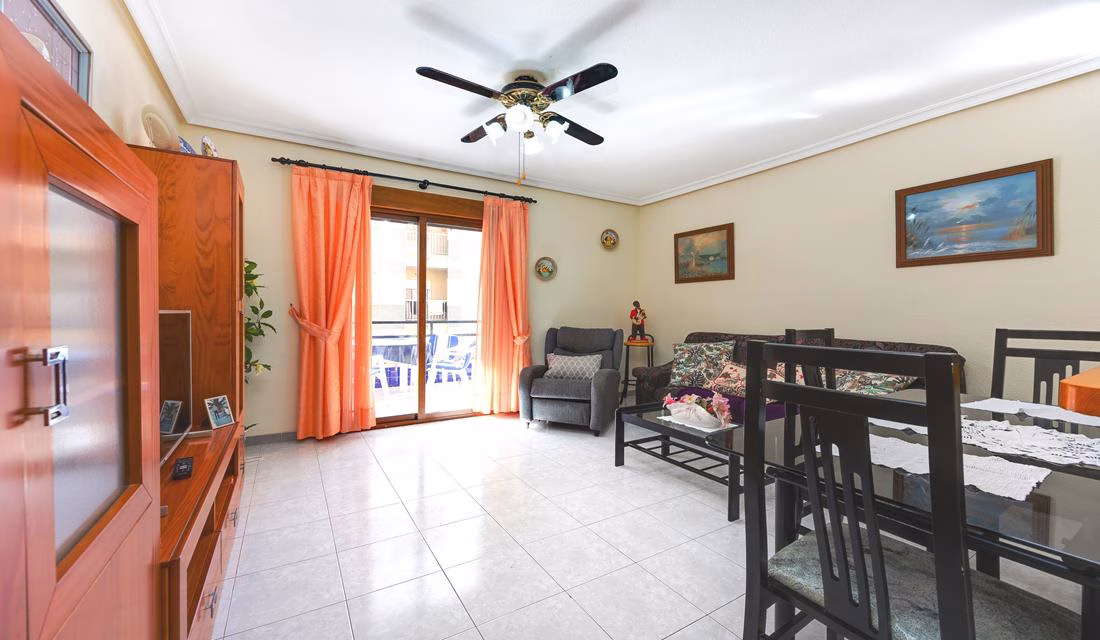Ref: WS5444 — TORREVIEJA (El Cura Beach) – 1 Bedroom Apartment on 3rd Floor with comm. Pool and Lift Access, 500m to the Beach. | White Villas in Spain Ref: WS5444 -- TORREVIEJA (El Cura Beach) - 1 Bedroom Apartment on 3rd Floor with comm. Pool and Lift Access, 500m to the Beach. - Image 30