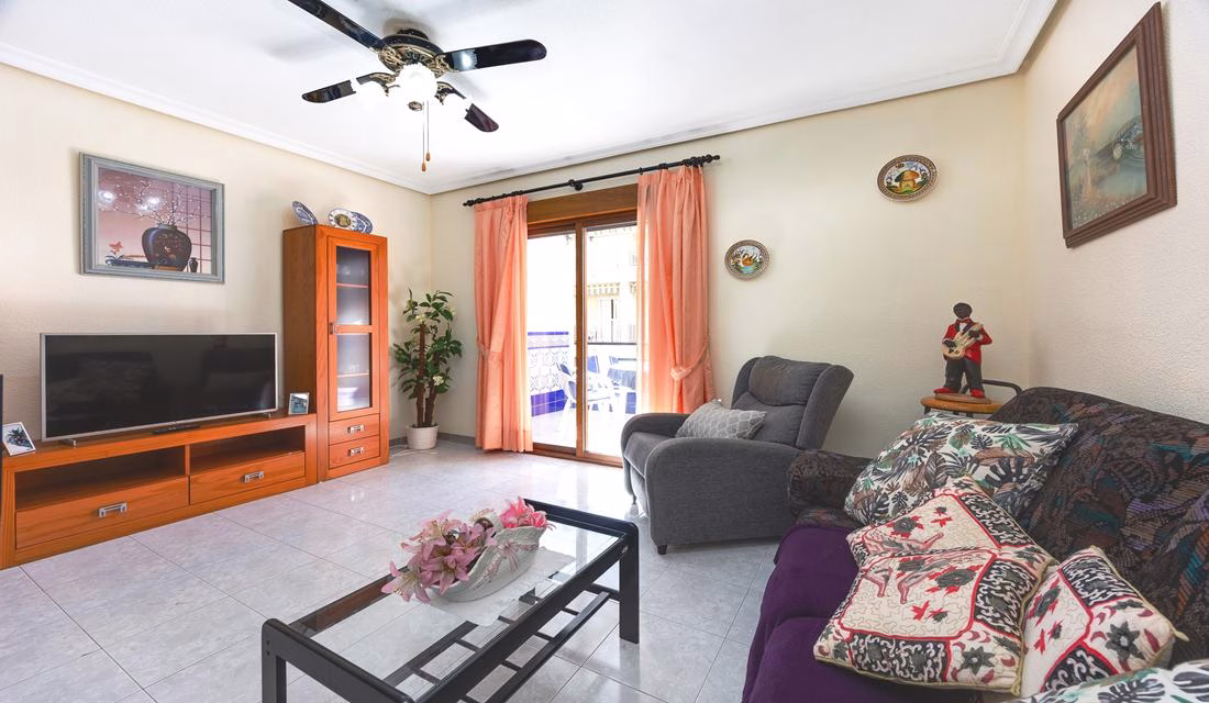 Ref: WS5444 — TORREVIEJA (El Cura Beach) – 1 Bedroom Apartment on 3rd Floor with comm. Pool and Lift Access, 500m to the Beach. | White Villas in Spain Ref: WS5444 -- TORREVIEJA (El Cura Beach) - 1 Bedroom Apartment on 3rd Floor with comm. Pool and Lift Access, 500m to the Beach. - Image 31