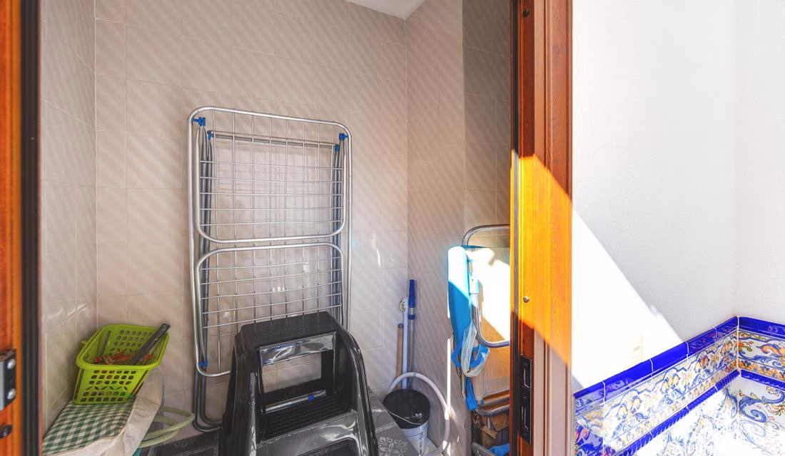 Ref: WS5444 — TORREVIEJA (El Cura Beach) – 1 Bedroom Apartment on 3rd Floor with comm. Pool and Lift Access, 500m to the Beach. | White Villas in Spain Ref: WS5444 -- TORREVIEJA (El Cura Beach) - 1 Bedroom Apartment on 3rd Floor with comm. Pool and Lift Access, 500m to the Beach. - Image 33