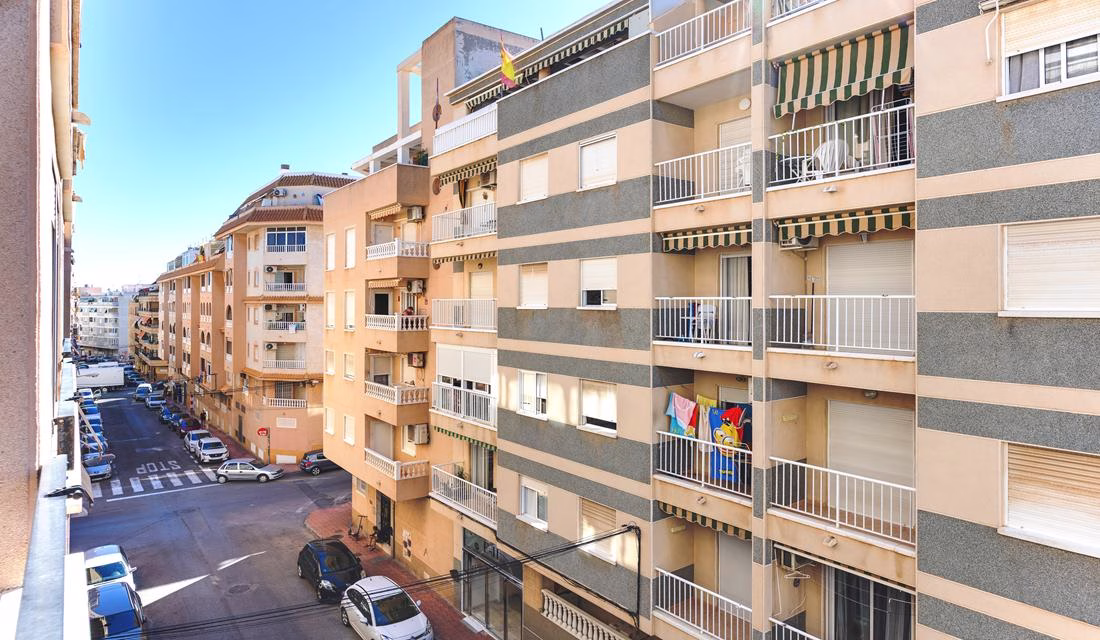 Ref: WS5444 — TORREVIEJA (El Cura Beach) – 1 Bedroom Apartment on 3rd Floor with comm. Pool and Lift Access, 500m to the Beach. | White Villas in Spain Ref: WS5444 -- TORREVIEJA (El Cura Beach) - 1 Bedroom Apartment on 3rd Floor with comm. Pool and Lift Access, 500m to the Beach. - Image 35