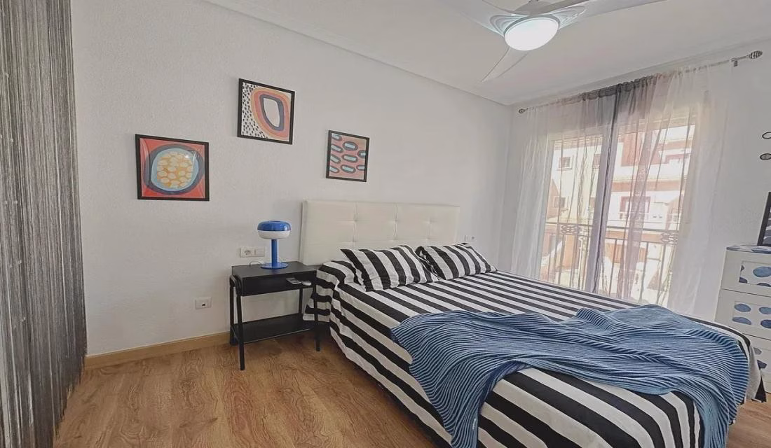 Ref: WTi3121 — PLAYA FLAMENCA – 3 Bedrooms TownHouse with comm. Pool, Glazed-in Terrace and Parking. | White Villas in Spain Ref: WTi3121 -- PLAYA FLAMENCA - 3 Bedrooms TownHouse with comm. Pool, Glazed-in Terrace and Parking. - Image 37