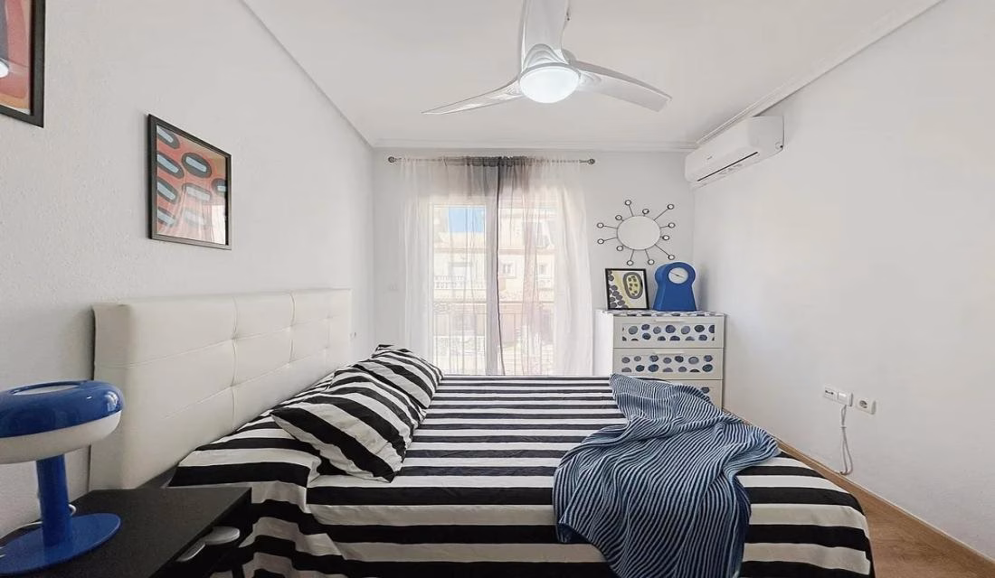 Ref: WTi3121 — PLAYA FLAMENCA – 3 Bedrooms TownHouse with comm. Pool, Glazed-in Terrace and Parking. | White Villas in Spain Ref: WTi3121 -- PLAYA FLAMENCA - 3 Bedrooms TownHouse with comm. Pool, Glazed-in Terrace and Parking. - Image 38