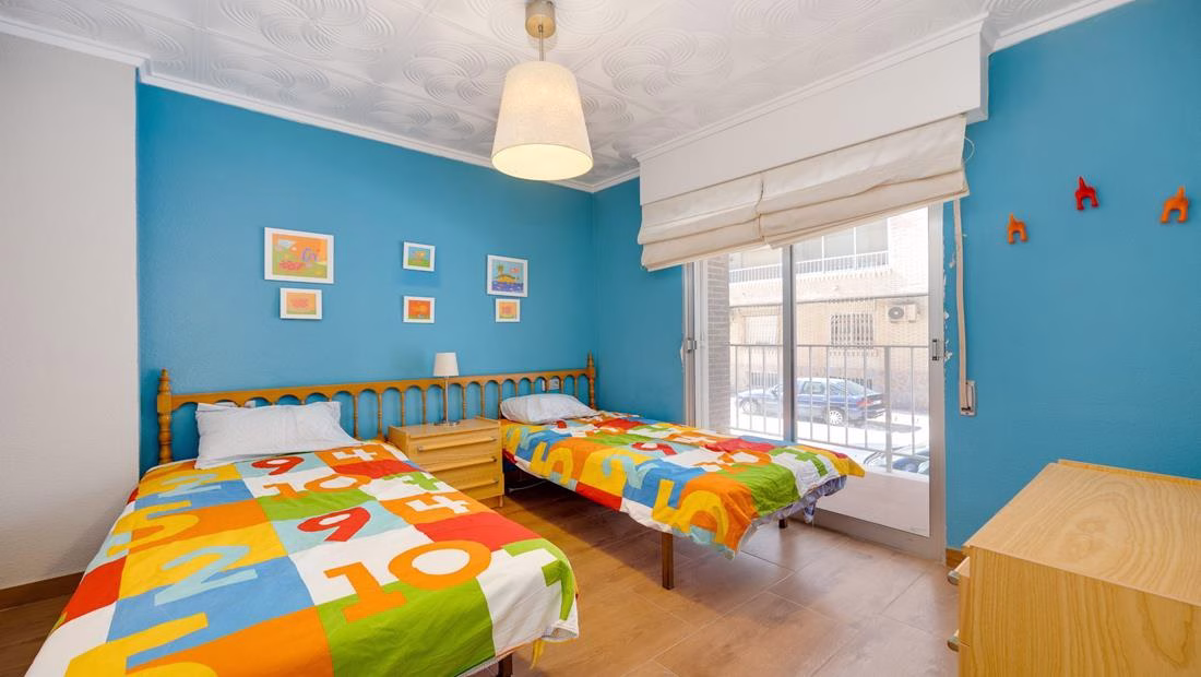 Ref: WM20637 — TORREVIEJA (Acequion BeachFront) – 2 Bedrooms Renovated Ground-Floor Beach Apartment with Sea views Terrace. | White Villas in Spain WhiteVillasInSpain40 2