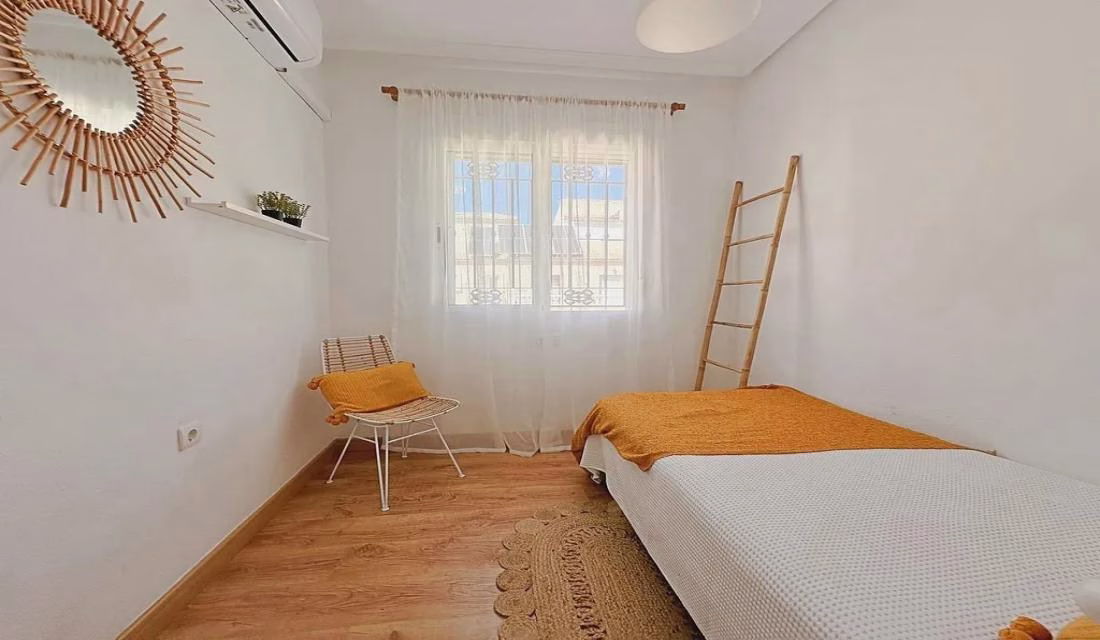 Ref: WTi3121 — PLAYA FLAMENCA – 3 Bedrooms TownHouse with comm. Pool, Glazed-in Terrace and Parking. | White Villas in Spain Ref: WTi3121 -- PLAYA FLAMENCA - 3 Bedrooms TownHouse with comm. Pool, Glazed-in Terrace and Parking. - Image 41