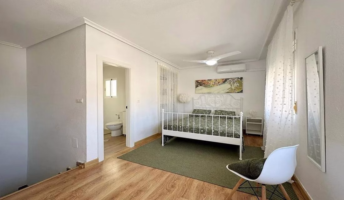 Ref: WTi3121 — PLAYA FLAMENCA – 3 Bedrooms TownHouse with comm. Pool, Glazed-in Terrace and Parking. | White Villas in Spain Ref: WTi3121 -- PLAYA FLAMENCA - 3 Bedrooms TownHouse with comm. Pool, Glazed-in Terrace and Parking. - Image 46