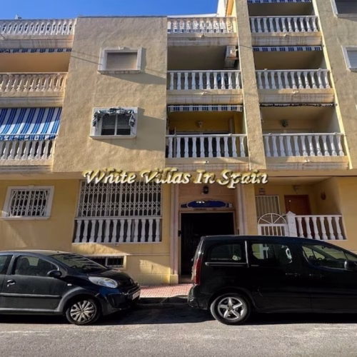 4 Bedrooms renovated PentHouse with Glazed-in Sitting room and Terrace, 100m to the Beach_TORREVIEJA