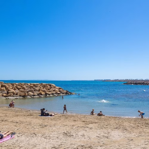 1 Bedroom Apartment on the 2nd Floor with Lift Access, comm. Pool and Glazed-in terrace, 250m to the Beach_TORREVIEJA