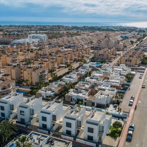 3 Bedrooms Modern Detached Villa with Pool, Off-Road Parking and Solarium_CABO ROIG