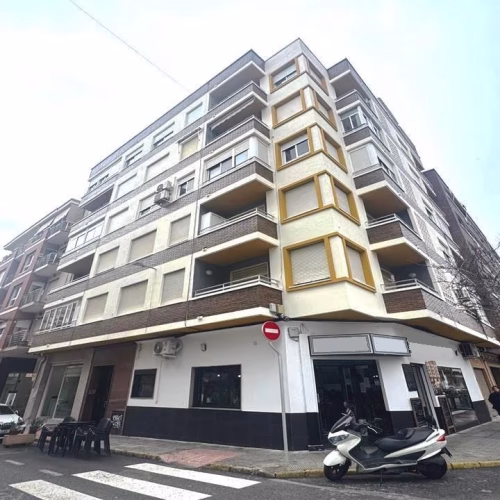 3 Bedrooms Reformed Apartment with Lift Access on 1st Floor, 500m to the Beach_TORREVIEJA