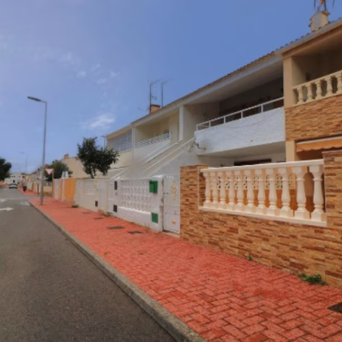 3 Bedrooms Renovated TownHouse with Front Terrace and Court yard, 300m to the Beach_Torrevieja