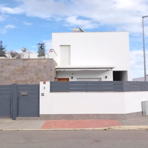 3 Bedrooms Modern Detached Villa with Pool, Off-Road Parking and Solarium_DAYA VIEJA